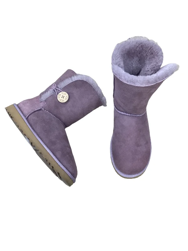 Purple Boots Mid-calf Flats Ugg, Size 7