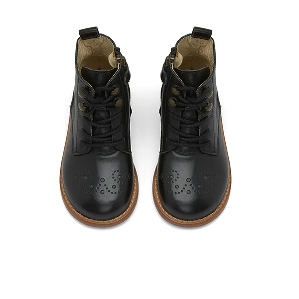 Buster Brogue Boot Black