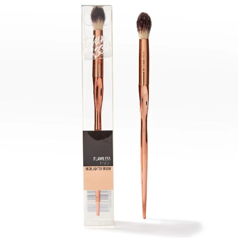 Flawless Finish Highlighter Brush